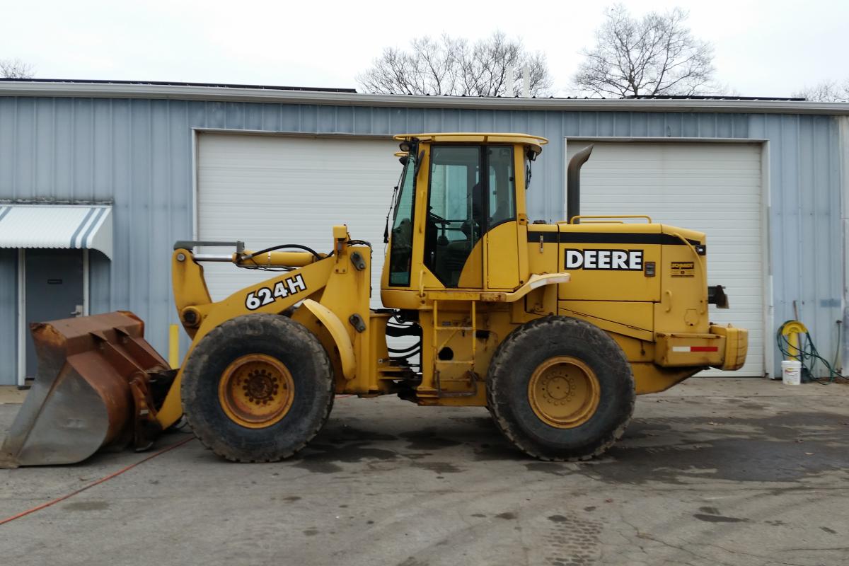 1999 John Deere 624H Loader