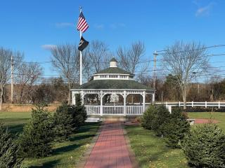 PARK COMMISSION'S 1st CHRISTMAS TREE CONTEST